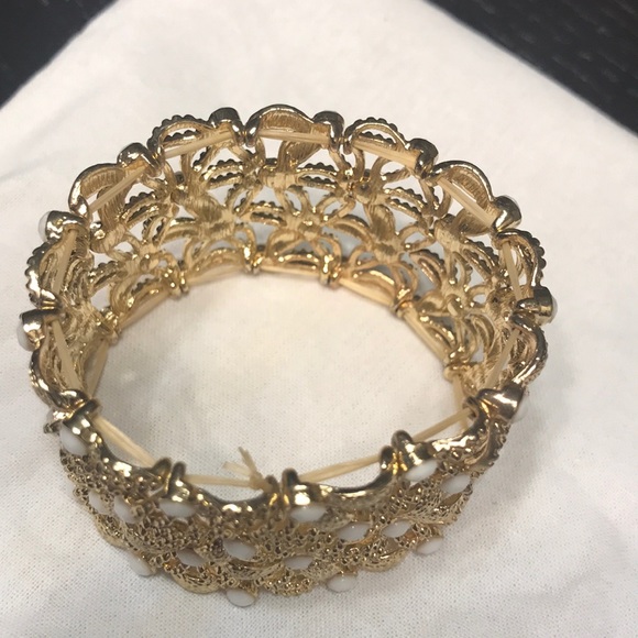 Cuff bracelet - Picture 2 of 3